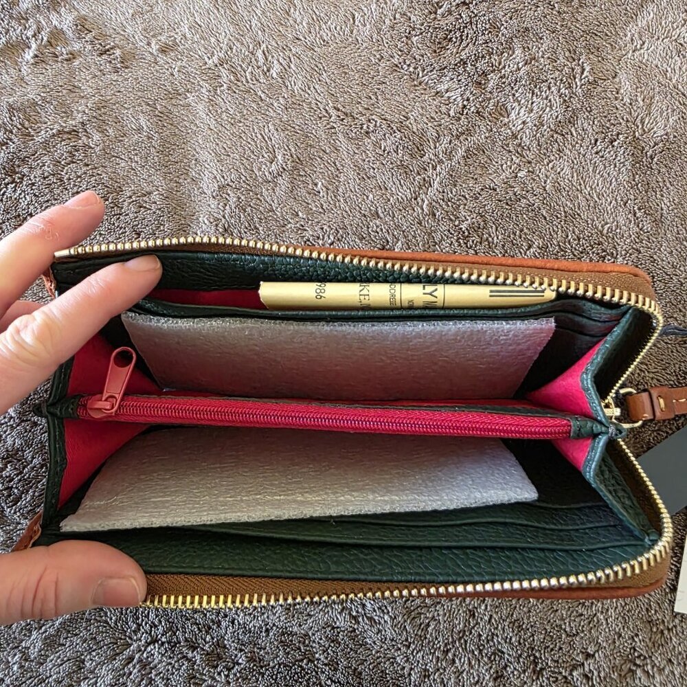Dooney & Bourke Pebble Grain Zip Clutch Wristlet Wallet Forest Green NWT - Picture 7 of 14